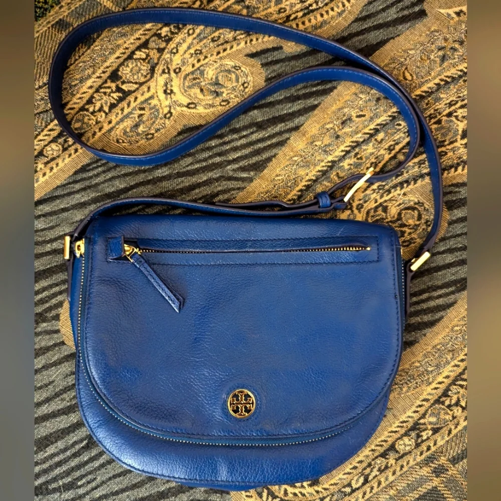 Tory Burch Brody Leather Saddle Bag Est. In Good Condition with Dust Bag. AS IS!